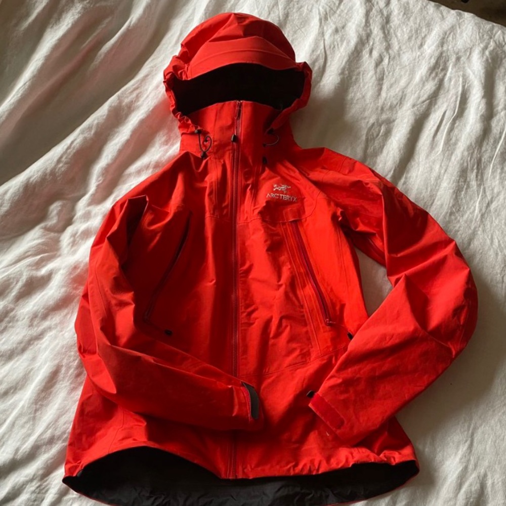 arcteryx beta ar windbreaker raincoat